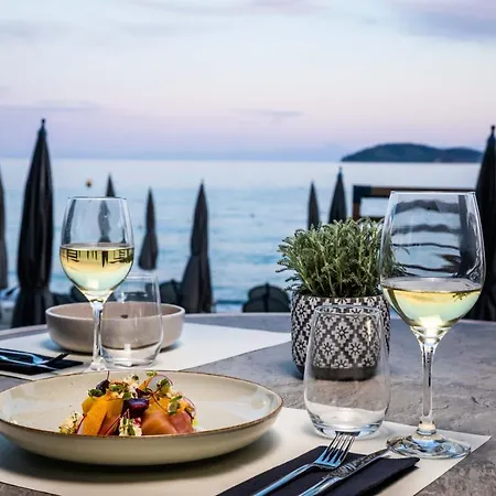 Skiathos Thalassa Cape Hotel, Philian And فندق شاطئ ميغالي أموس