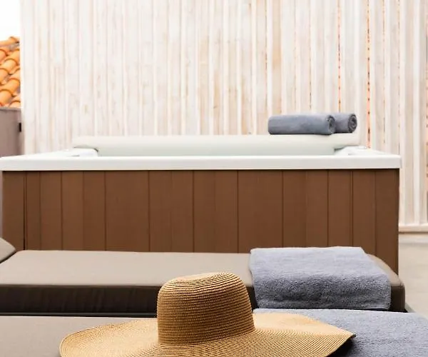 Skiathos Thalassa Cape Hotel, Philian And 4* Megali Ammos (Skiathos)